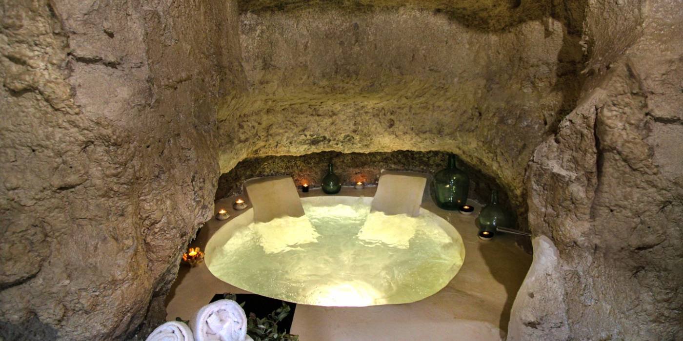 SUITE-GUHA-2-JACUZZI_ExtraGrande