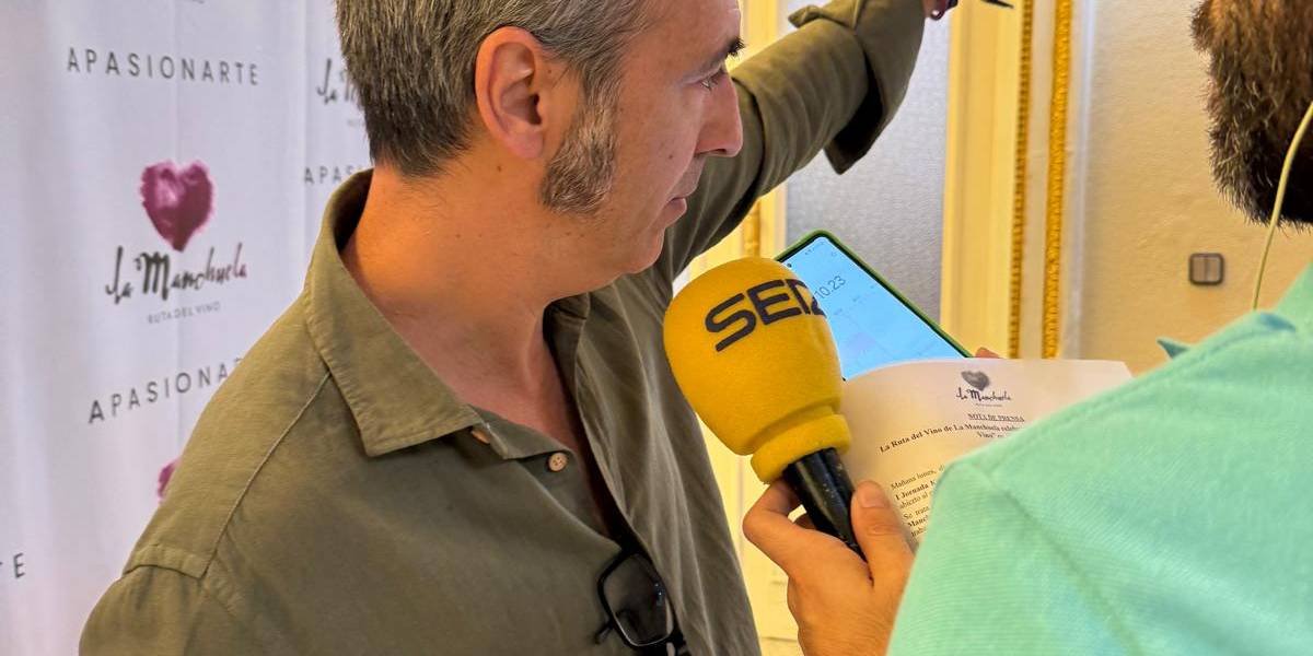 Medios de comunicación como la SER o CMM