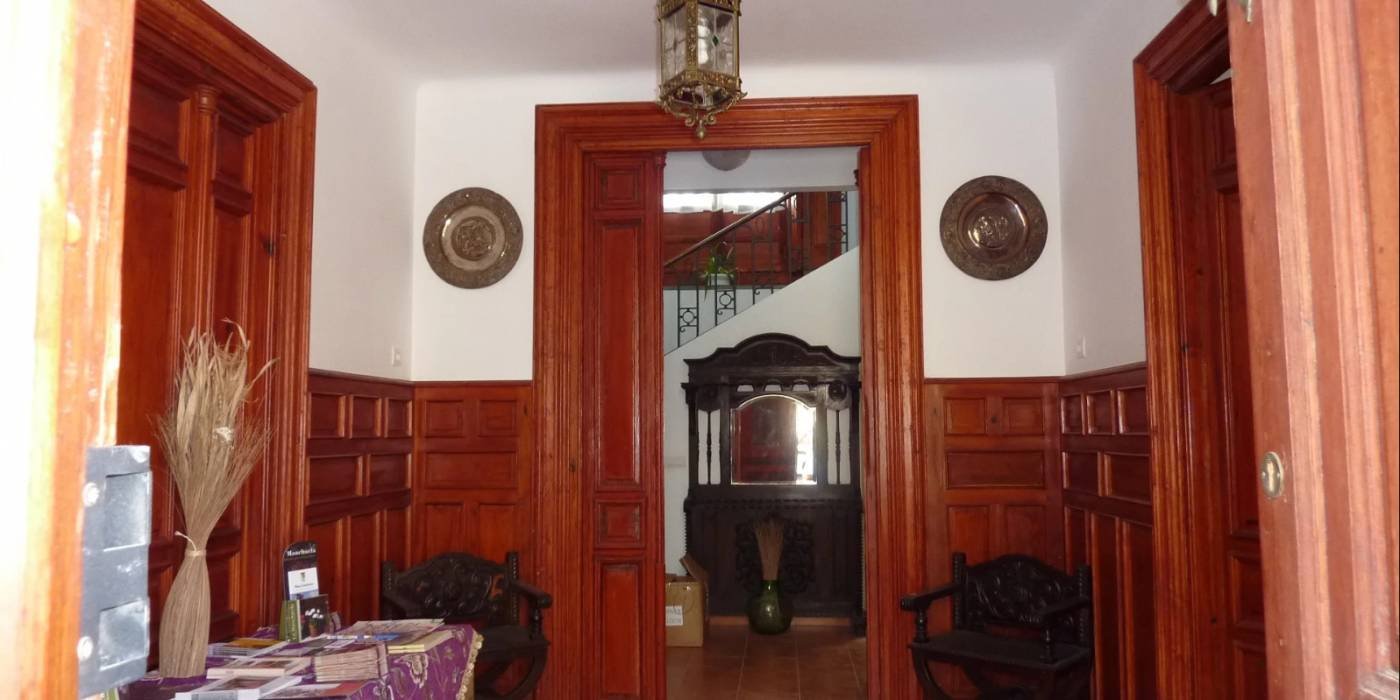 hall.png_ExtraGrande